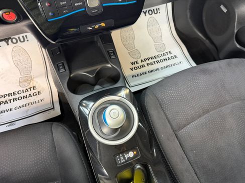 Used 2017 Nissan Leaf SV w/ Premium Package image 17