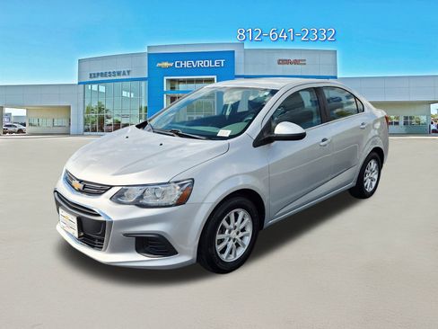 Used 2017 Chevrolet Sonic LT image 3
