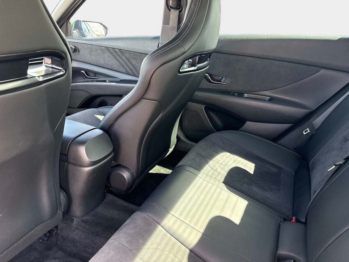 Used 2023 Hyundai Elantra N FWD image 13