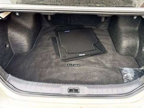 Used 2025 Nissan Altima 2.5 SV image 18