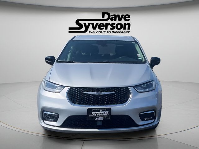 Used 2024 Chrysler Pacifica Touring-L FWD image 8