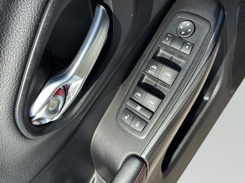 Used 2014 Jeep Cherokee Trailhawk w/ Leather Interior Group AWD/4WD image 21