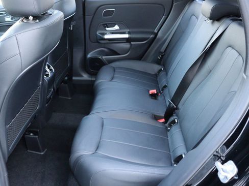 Used 2025 Mercedes-Benz GLA 250 image 25