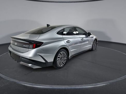 Certified 2025 Hyundai Sonata SEL FWD image 8