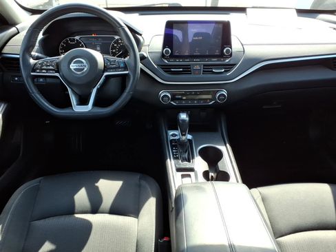 Used 2019 Nissan Altima 2.5 SV image 10