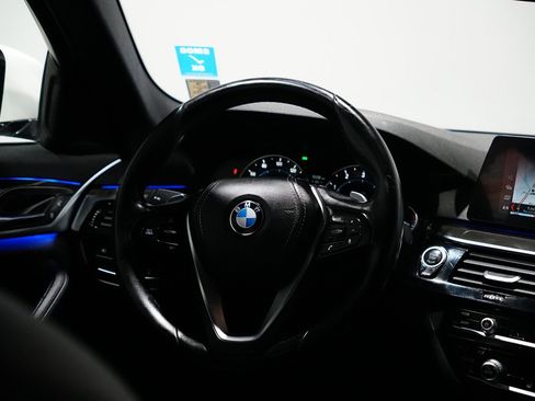 Used 2018 BMW 530i w/ Premium Package image 22