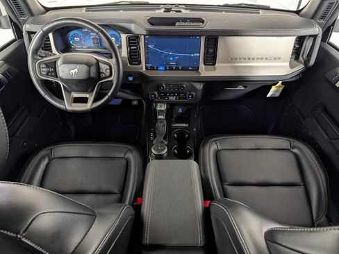 Certified 2025 Ford Bronco Outer Banks AWD/4WD image 14