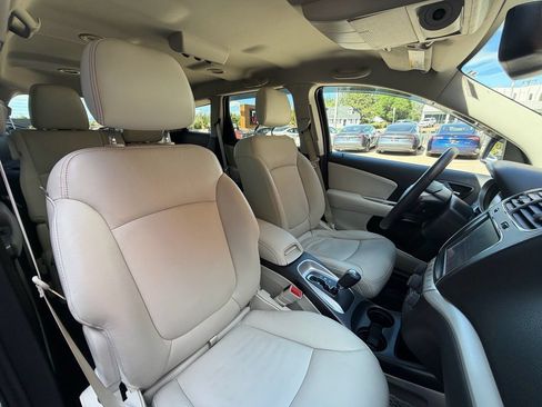 Used 2014 Dodge Journey Limited w/ Flexible Seating Group FWD image 26