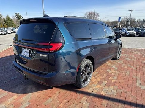 Used 2023 Chrysler Pacifica Limited w/ S Appearance Package AWD/4WD image 36