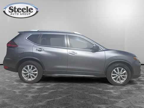 Used 2018 Nissan Rogue SV image 6