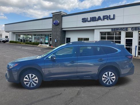 Certified 2025 Subaru Outback Premium AWD/4WD image 4