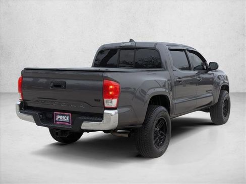 Used 2016 Toyota Tacoma SR5 w/ Towing Package image 5