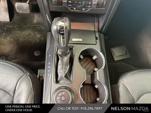 Used 2018 Ford Explorer XLT w/ Equipment Group 202A AWD/4WD image 32