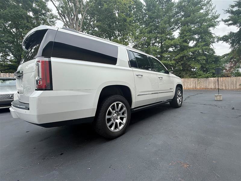 Used 2017 GMC Yukon XL Denali AWD/4WD image 5