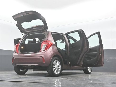 Used 2021 Chevrolet Spark LT image 29