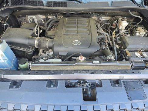 Used 2020 Toyota Tundra SR5 w/ SR5 Convenience Package AWD/4WD image 26