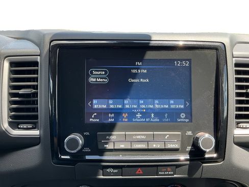 Used 2024 Nissan Frontier SV RWD image 17