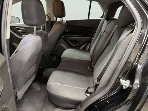 Used 2018 Chevrolet Trax LS FWD image 16