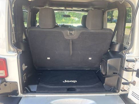 Used 2012 Jeep Wrangler Sahara w/ Connectivity Group AWD/4WD image 28