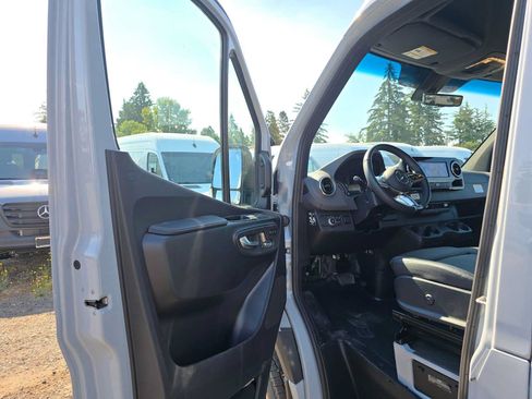 Used 2026 Mercedes-Benz Sprinter 2500 image 20