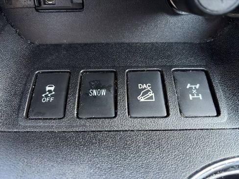 Used 2016 Toyota Highlander XLE image 23