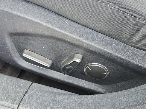 Used 2020 Ford Fusion SE image 12