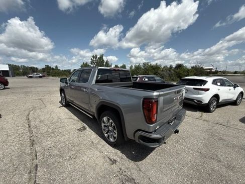 Used 2024 GMC Sierra 1500 Denali w/ Denali Reserve Package AWD/4WD image 3