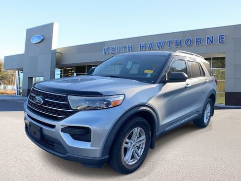 Used 2020 Ford Explorer XLT AWD/4WD image 3