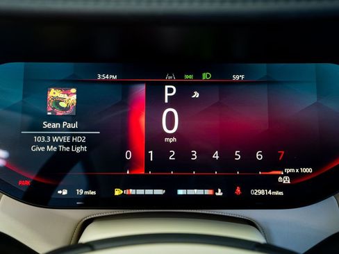 Used 2024 Land Rover Range Rover Long Wheelbase SE image 39