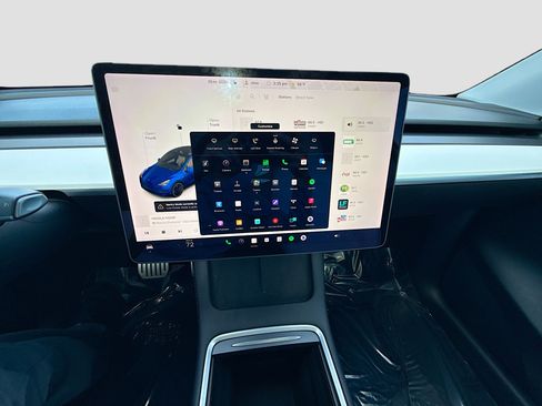 Used 2022 Tesla Model Y Performance image 36