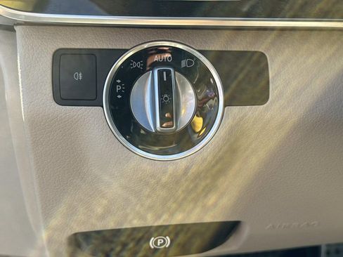 Used 2016 Mercedes-Benz E 350 Sedan image 21