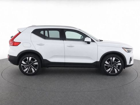 Used 2023 Volvo XC40 B5 Ultimate w/ Protection Package Premier AWD/4WD image 11