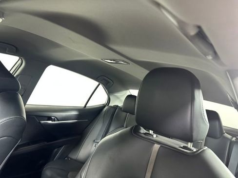 Used 2024 Toyota Camry SE image 12