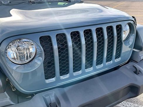 Used 2024 Jeep Wrangler Sport S image 28