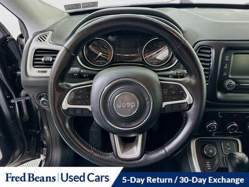 Used 2018 Jeep Compass Latitude AWD/4WD image 16