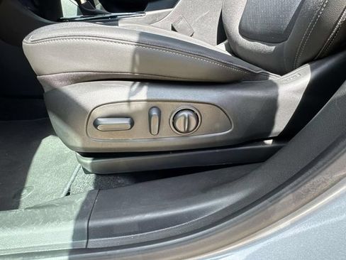 Used 2024 Buick Encore GX Preferred w/ Comfort Package FWD image 23