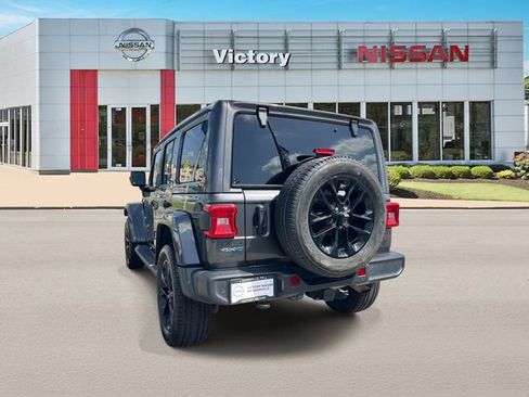 Used 2021 Jeep Wrangler Unlimited Sahara w/ Cold Weather Group AWD/4WD image 5