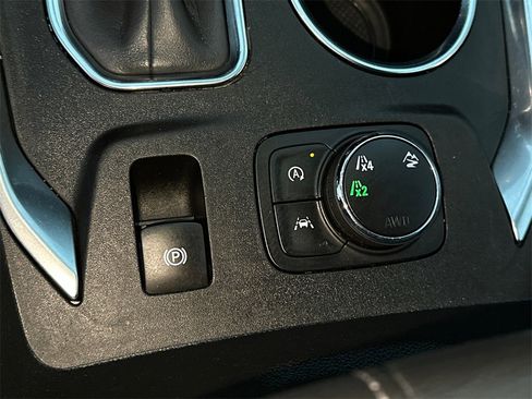 Used 2022 Chevrolet Traverse LT w/ Midnight/Sport Edition image 36