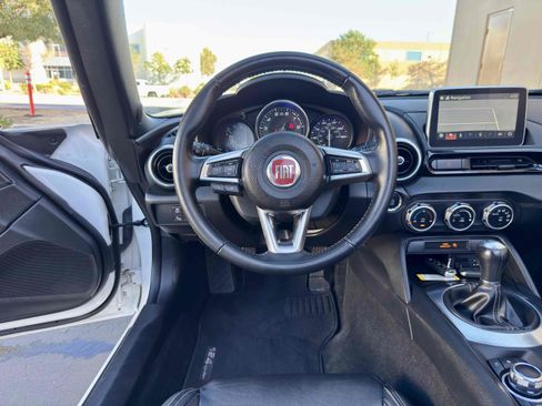 Used 2017 FIAT 124 Spider Lusso image 38