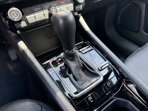 Used 2025 Jeep Compass Trailhawk image 26