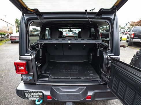 Used 2023 Jeep Wrangler Unlimited Sahara image 39