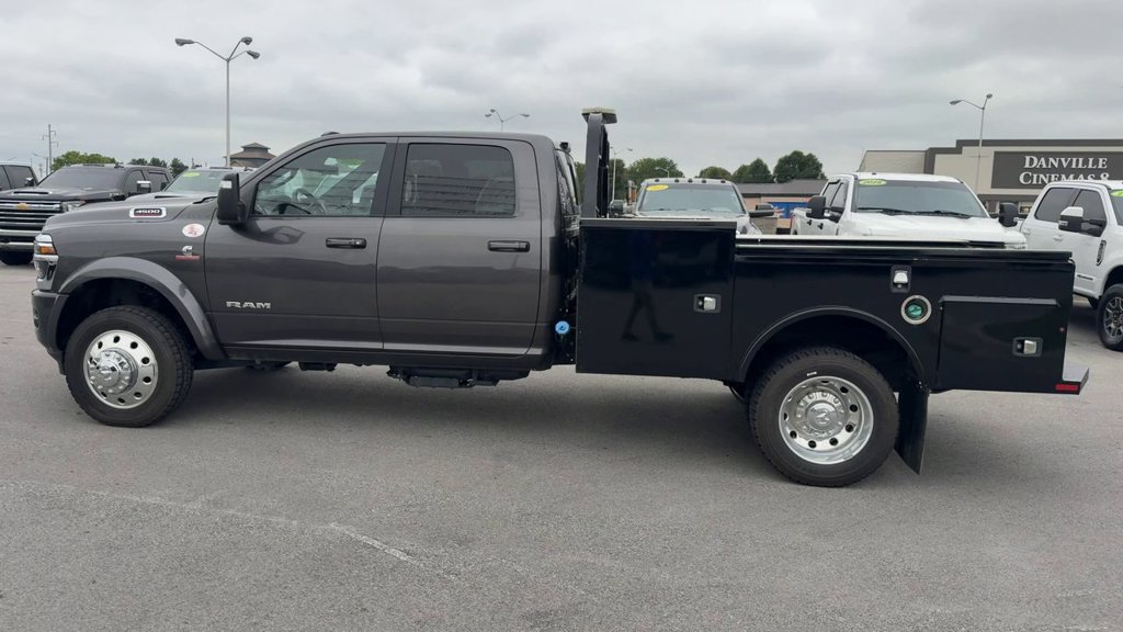 Used 2025 RAM 4500 4x4 Crew Cab DRW w/ Laramie Trim Package image 4