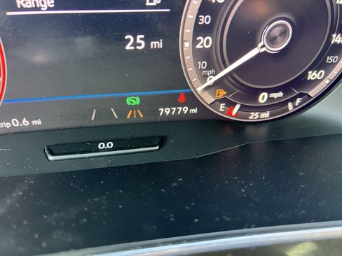 Used 2018 Volkswagen Tiguan SEL Premium AWD/4WD image 19