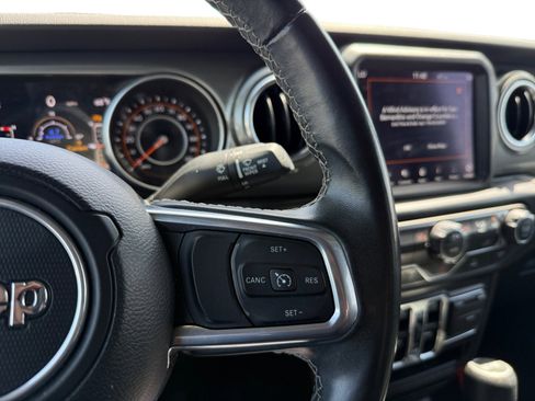 Used 2022 Jeep Wrangler Unlimited Sahara image 15