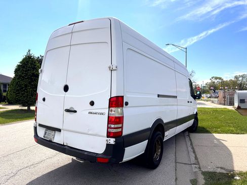 Used 2013 Mercedes-Benz Sprinter 3500 w/ Premium Pkg image 4