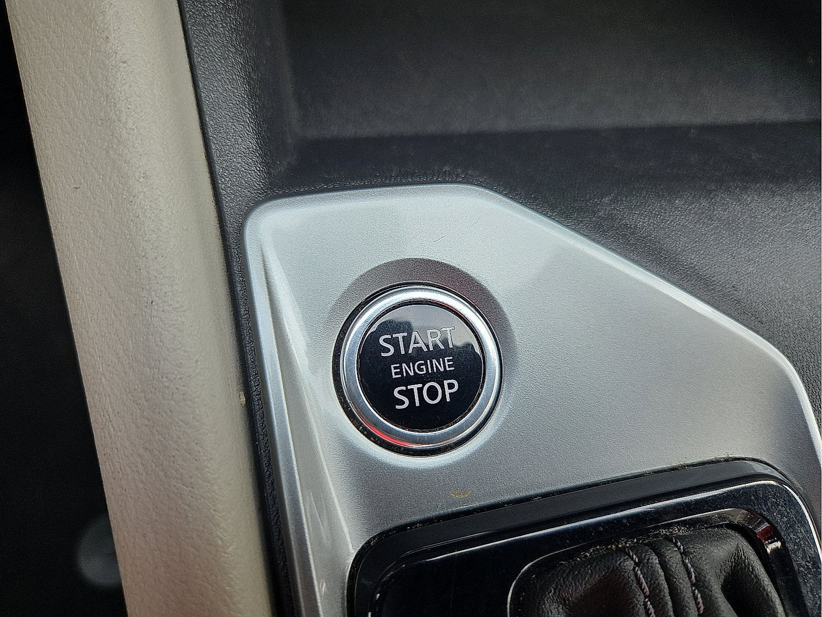 Used 2025 Nissan Altima 2.5 SV FWD image 21