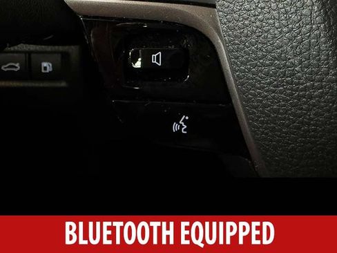 Used 2025 Toyota Camry SE FWD image 11