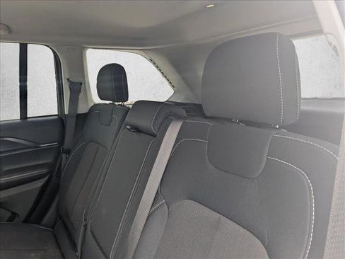 Certified 2024 Jeep Grand Cherokee Laredo RWD image 15