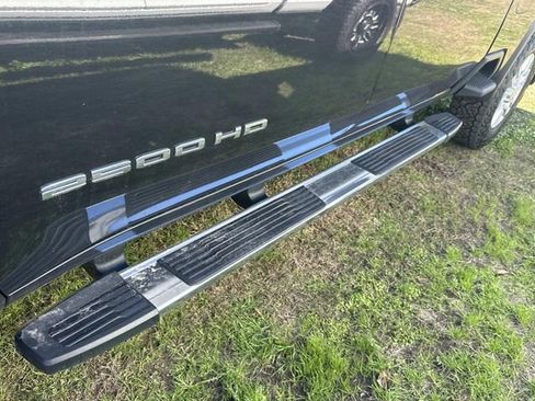 Used 2022 GMC Sierra 2500 SLT w/ SLT Premium Package image 11