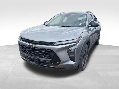 Used 2025 Chevrolet Trax ACTIV image 2